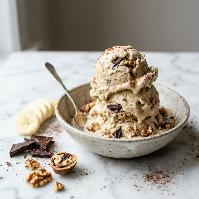 Lucas' Bananglass med choklad och valnöt